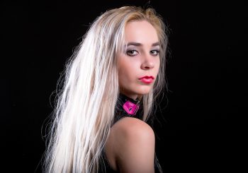 Daar zijn ze dan, De foto’s van Mrs. Nina